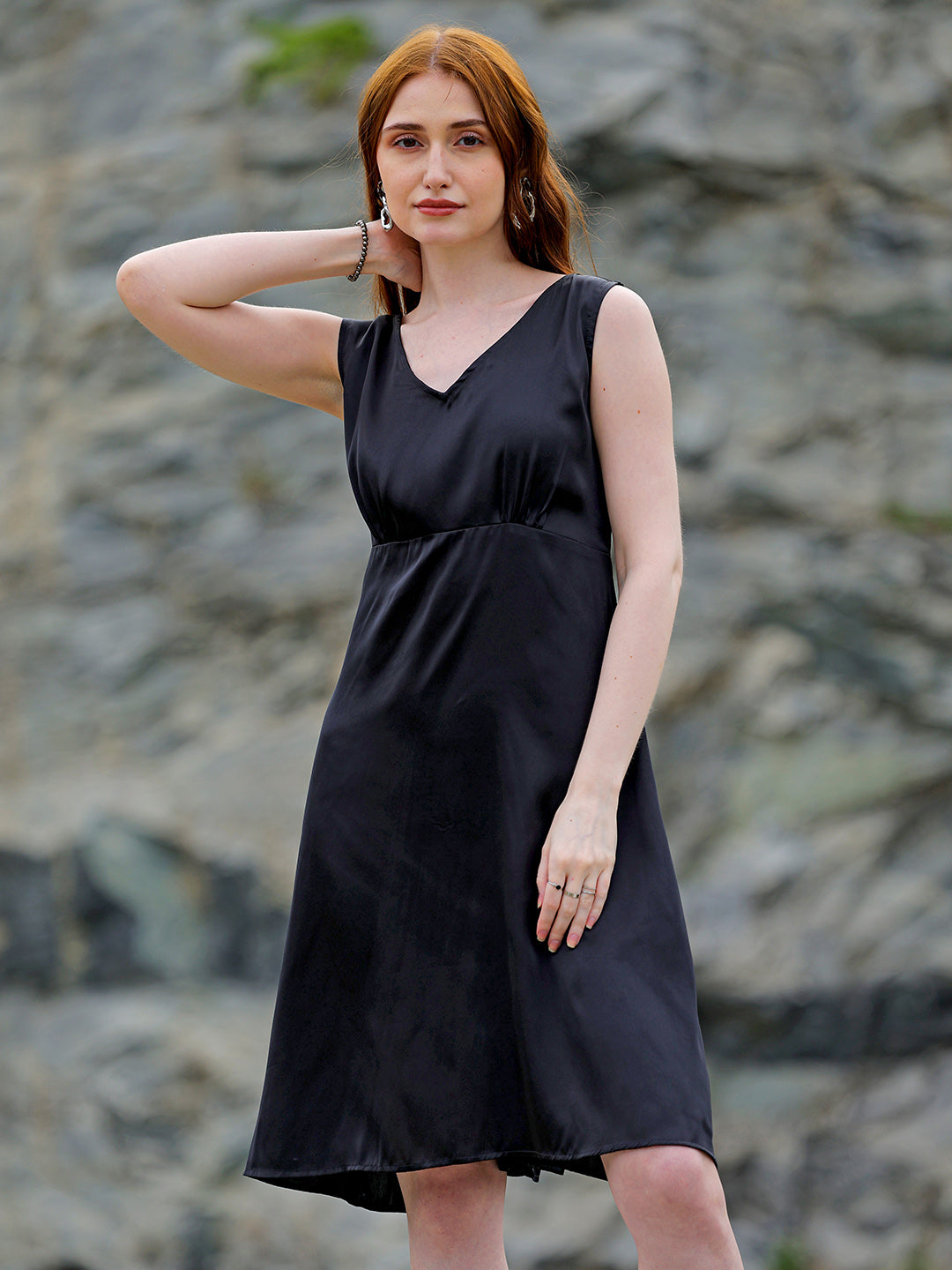 Women's Black Fit and Flare Solid V neck Pinafore Dress