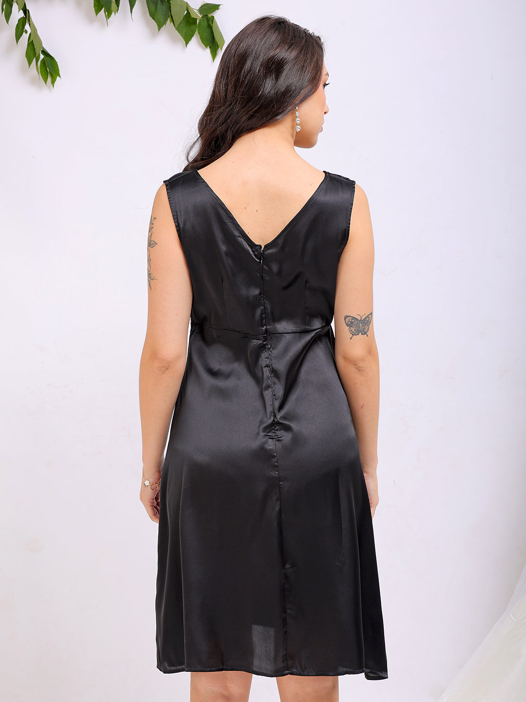 Women's Black Fit and Flare Solid V neck Pinafore Dress