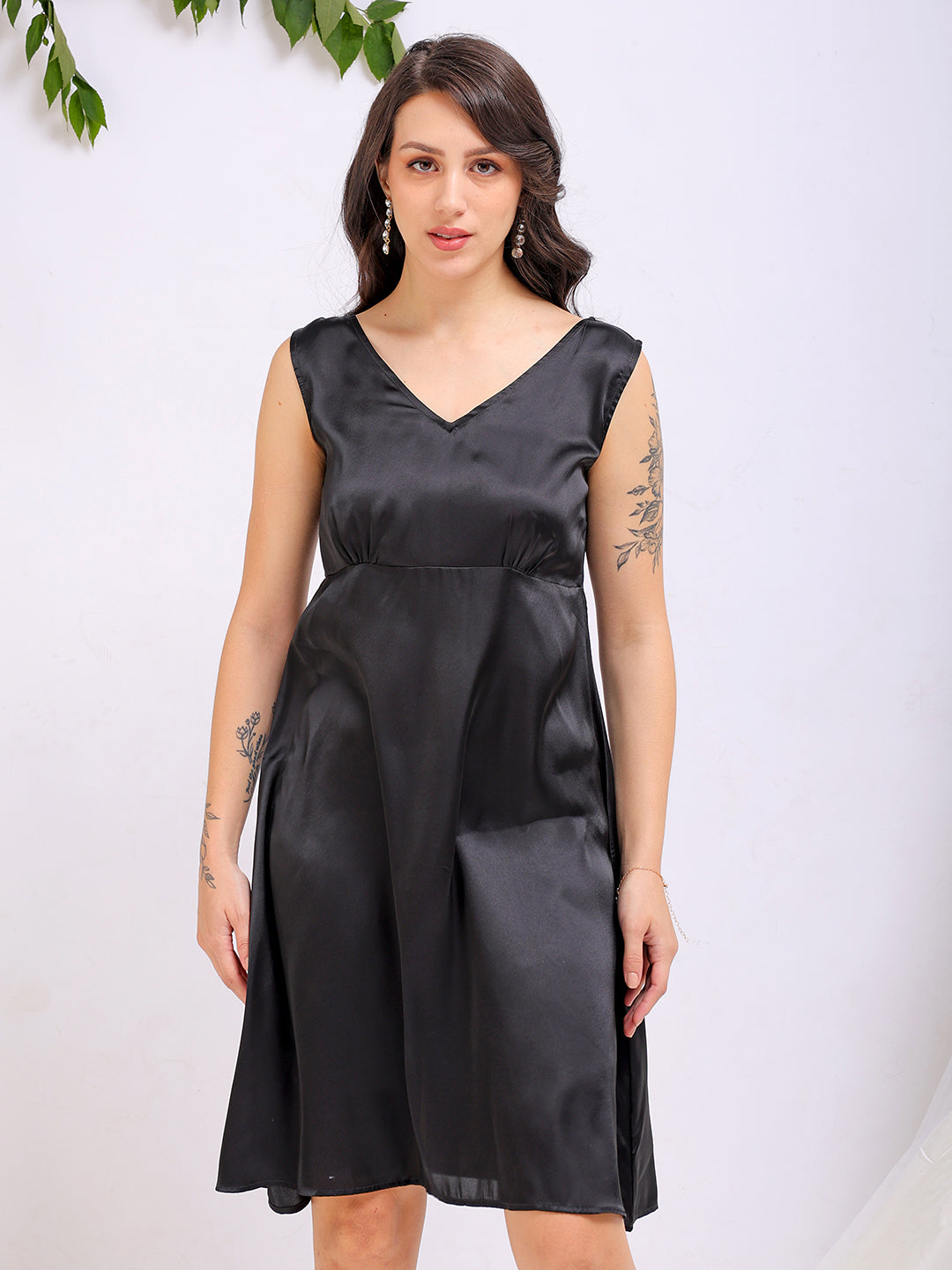Women's Black Fit and Flare Solid V neck Pinafore Dress