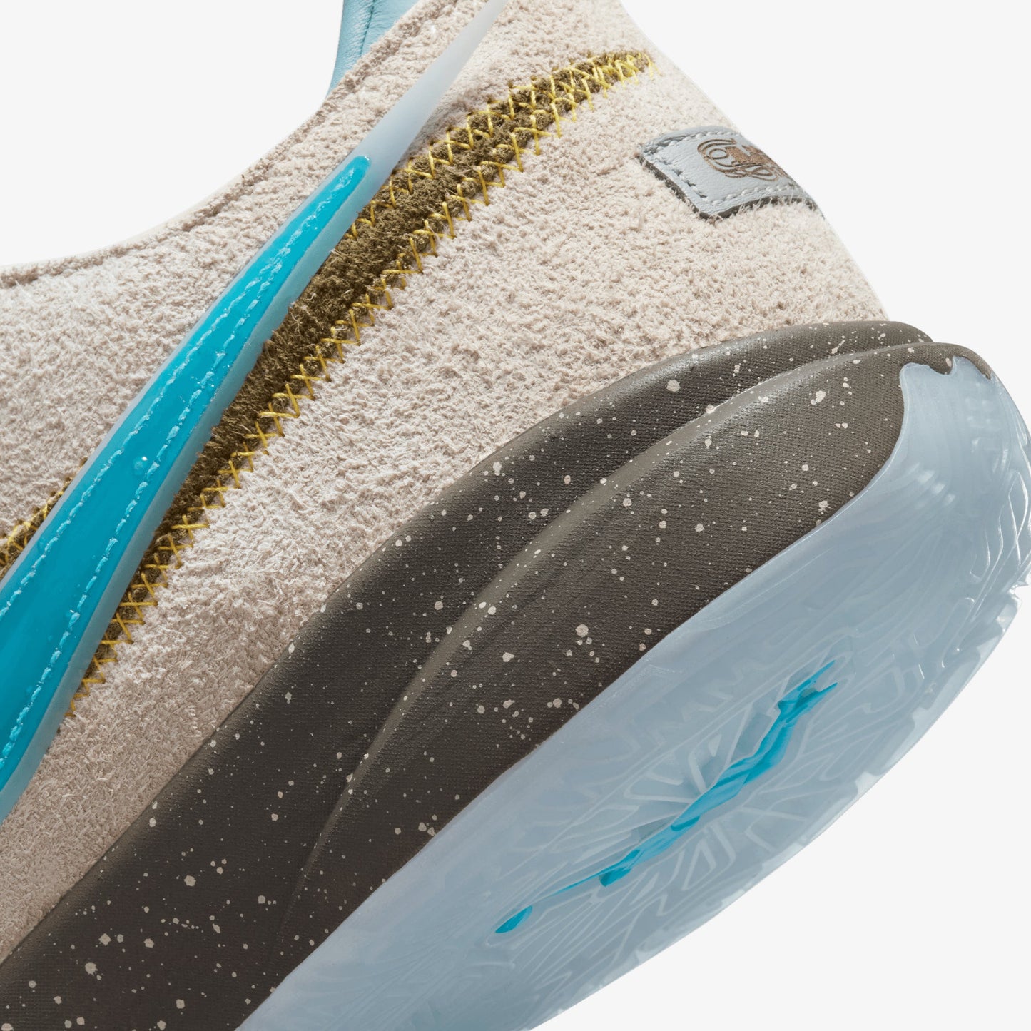 Nike | LEBRON XX EP { GUAVA ICE/BLUE LIGHTNING-EMERALD RISE