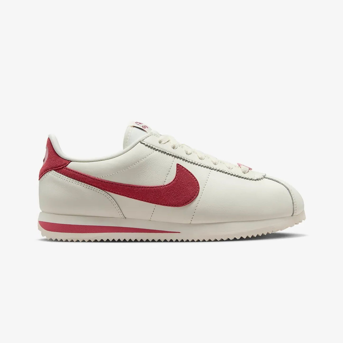 Nike | CORTEZ SE { SAIL/ADOBE-MED SOFT PINK-TEAM RED