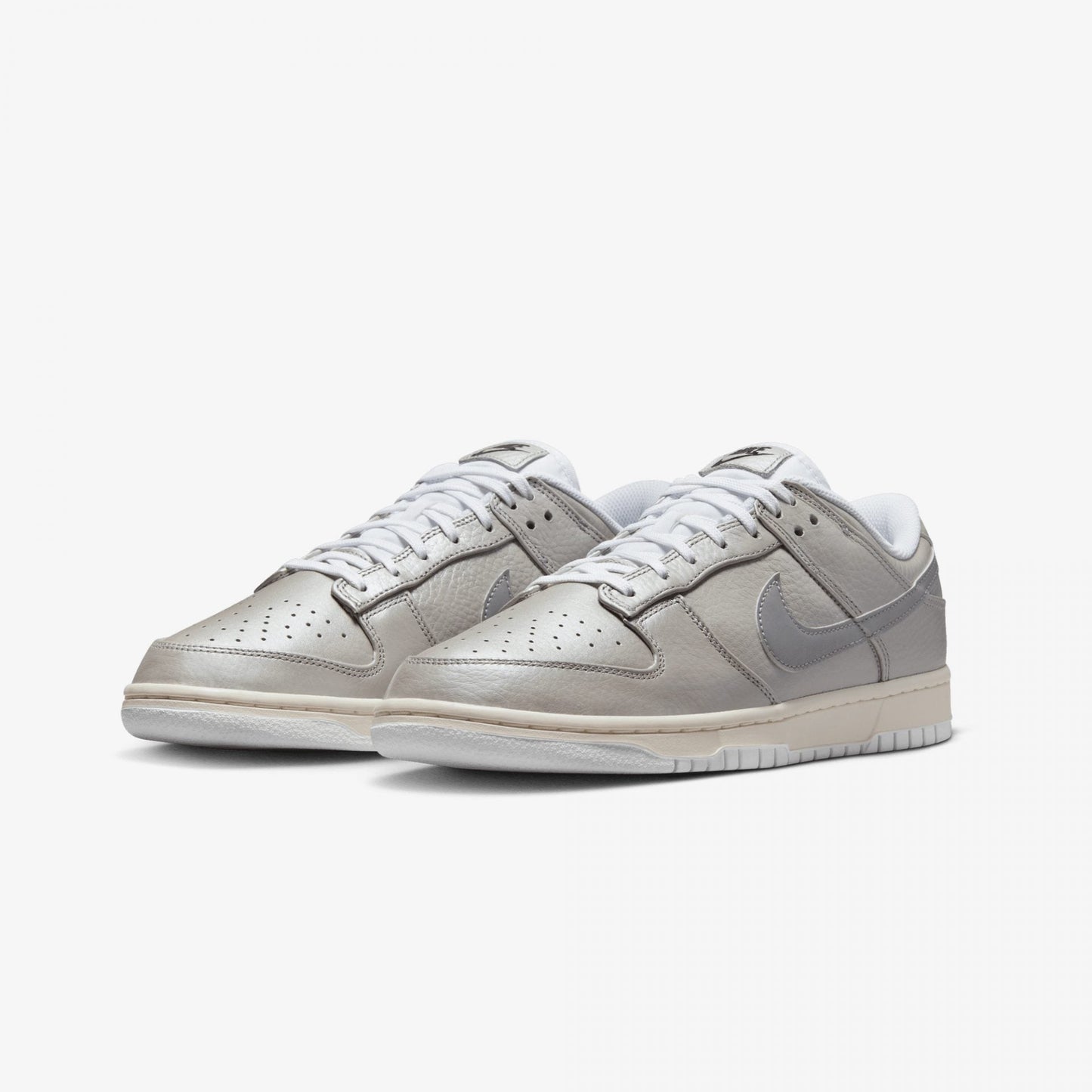 Nike | DUNK LOW { METALLIC SILVER