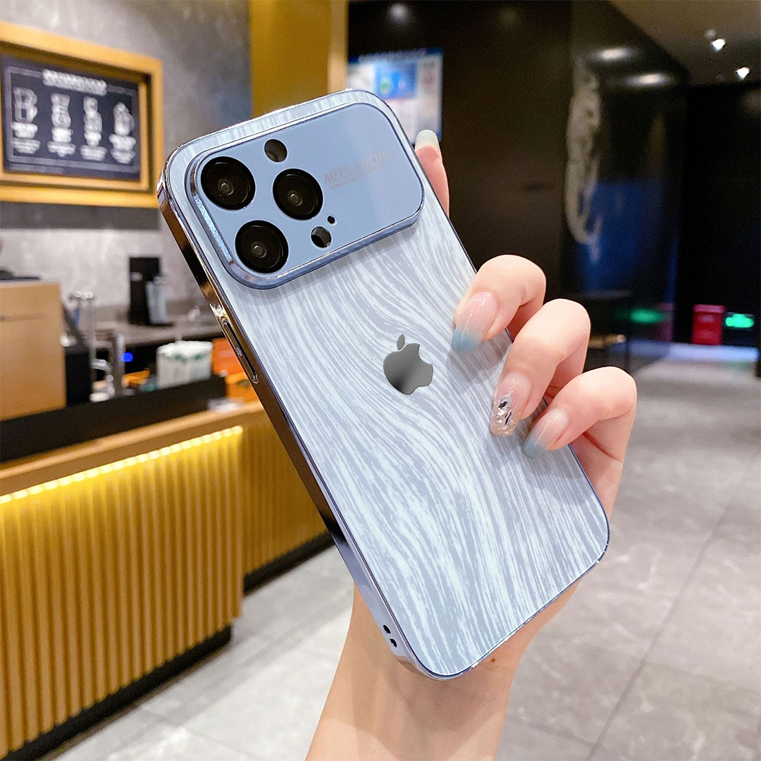 Elegant Oak-Inspired Hybrid Case - iPhone