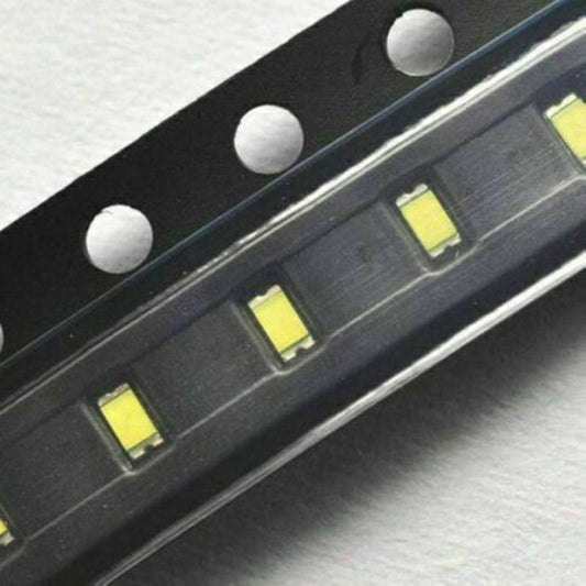 2.7-2.8V White color LED SMD Light (1206) 5mA 360-420mcd