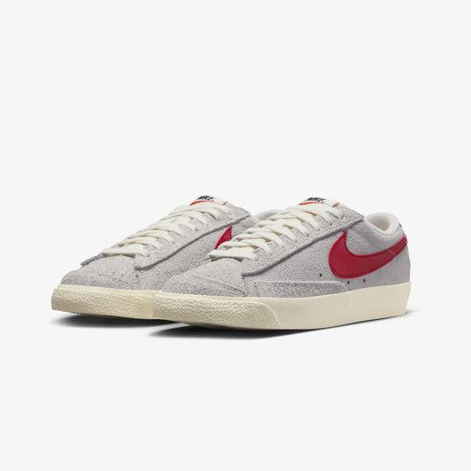 Nike | BLAZER LOW '77 VINTAGE { SUMMIT WHITE/GYM RED-SAIL-COCONUT MILK