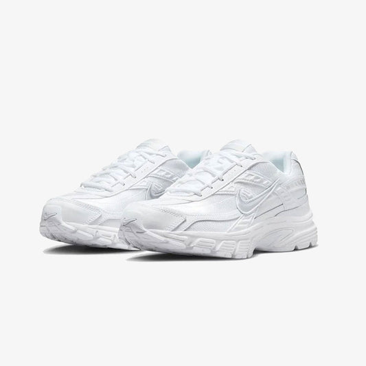NIKE | INITIATOR { WHITE/METALLIC SILVER-PHOTON DUST