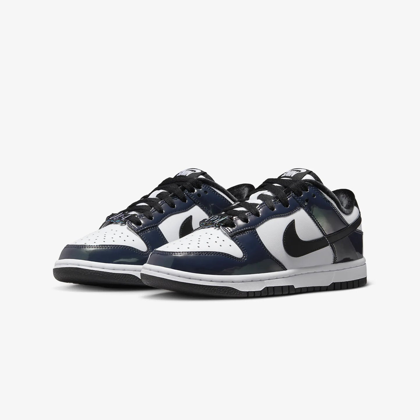 Nike | DUNK LOW SE { BLACK/BLACK-MULTI-COLOR-WHITE