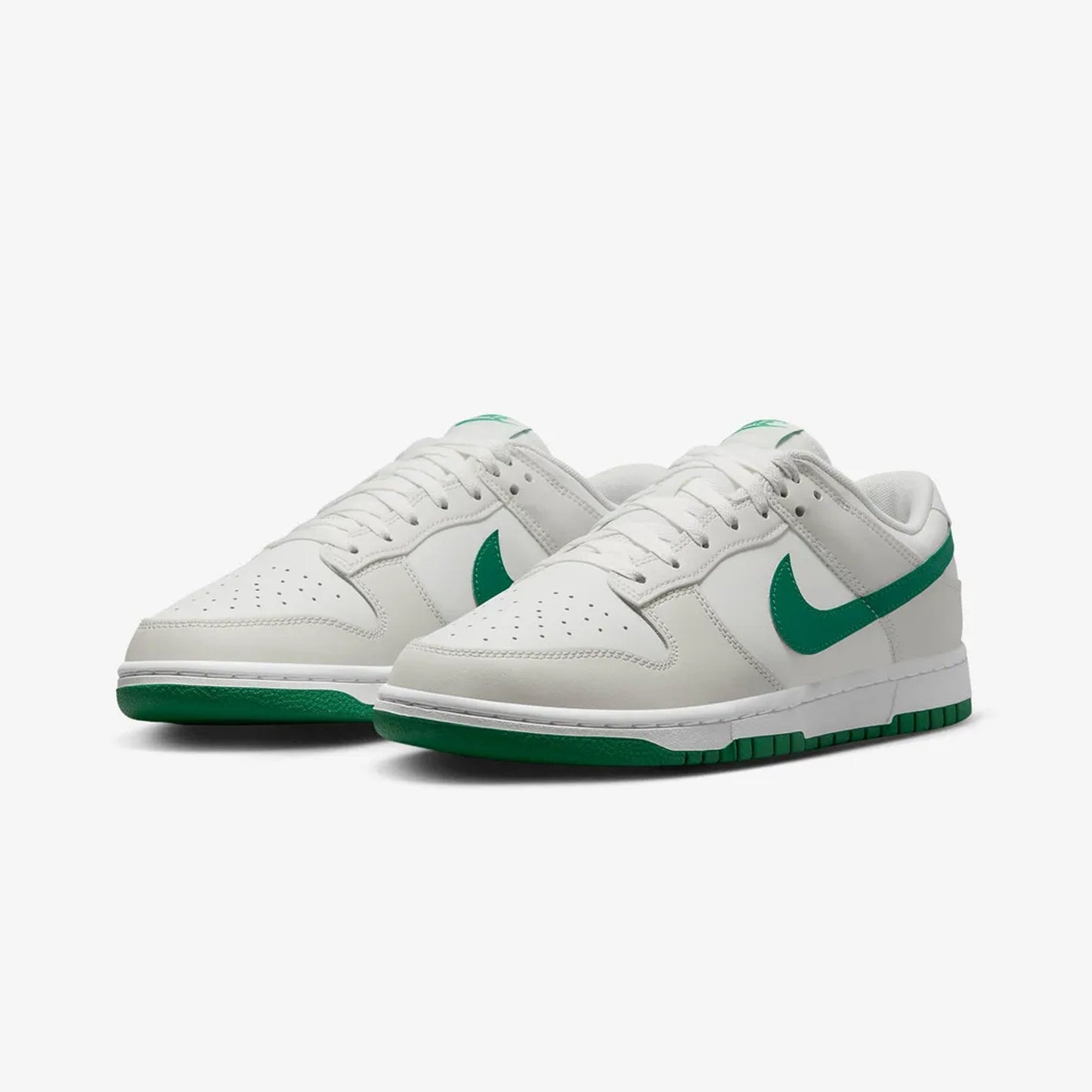 Nike | DUNK LOW RETRO { SUMMIT WHITE/MALACHITE-PLATINUM TINT