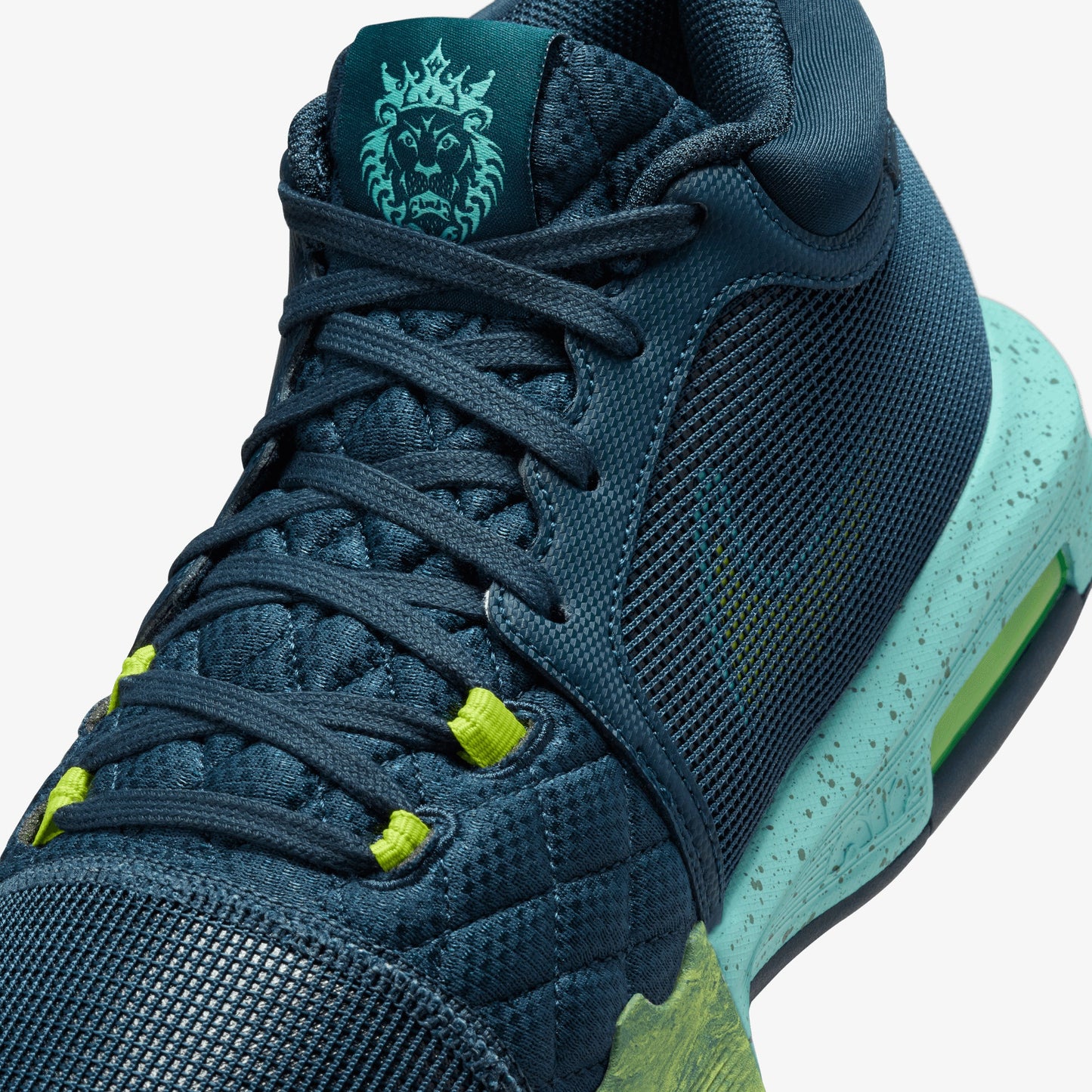 Nike | LEBRON WITNESS 8 EP { ARMORY NAVY/CYBER-GREEN FROST-BICOASTAL