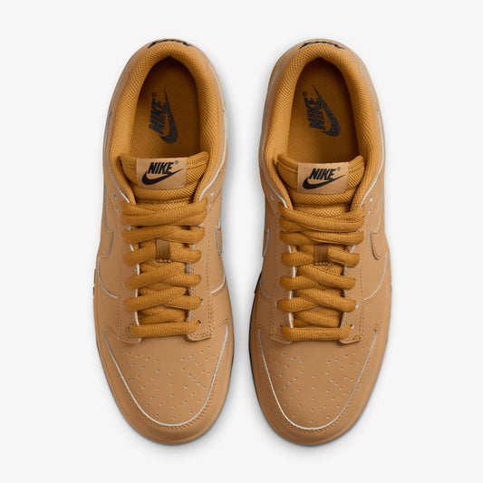 NIKE | DUNK LOW RETRO SE { WHEAT/WHEAT-GUM YELLOW-BLACK