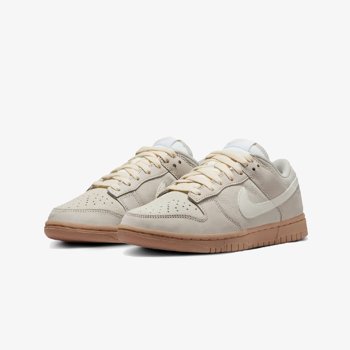 Nike | DUNK LOW SE { LT OREWOOD BRN/SAIL-GUM LIGHT BROWN