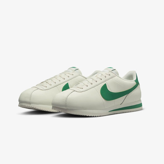 Nike | CORTEZ { SAIL/STADIUM GREEN