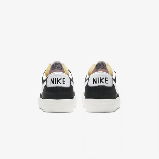 Nike | BLAZER LOW '77 VINTAGE { BLACK/WHITE