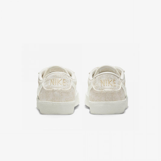 Nike | BLAZER LOW '77 SE { FLOWER EMBROIDERY