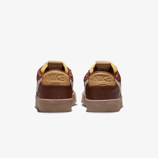 Nike | BLAZERLOW '77 EMB { OXEN BROWN/ELEMENTAL GOLD