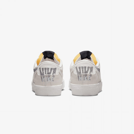 Nike | BLAZER LOW PRM { GHOST GREEN/SCREAM GREEN