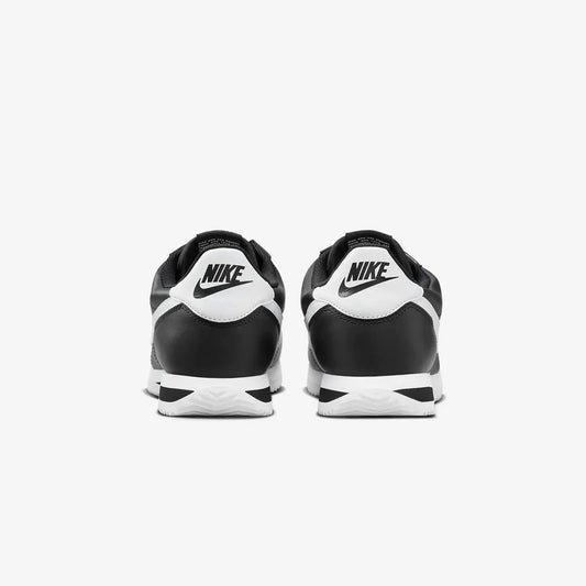 Nike | CORTEZ { BLACK/WHITE