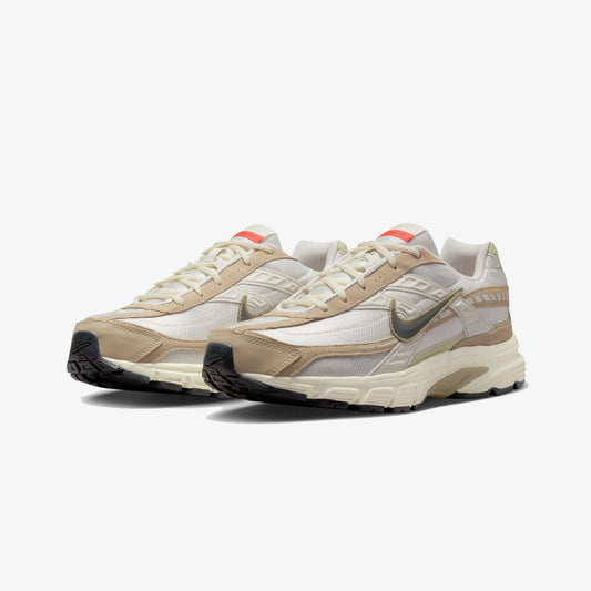 NIKE | INTIATOR { LIGHT BONE/CARGO KHAKI-LIMESTONE