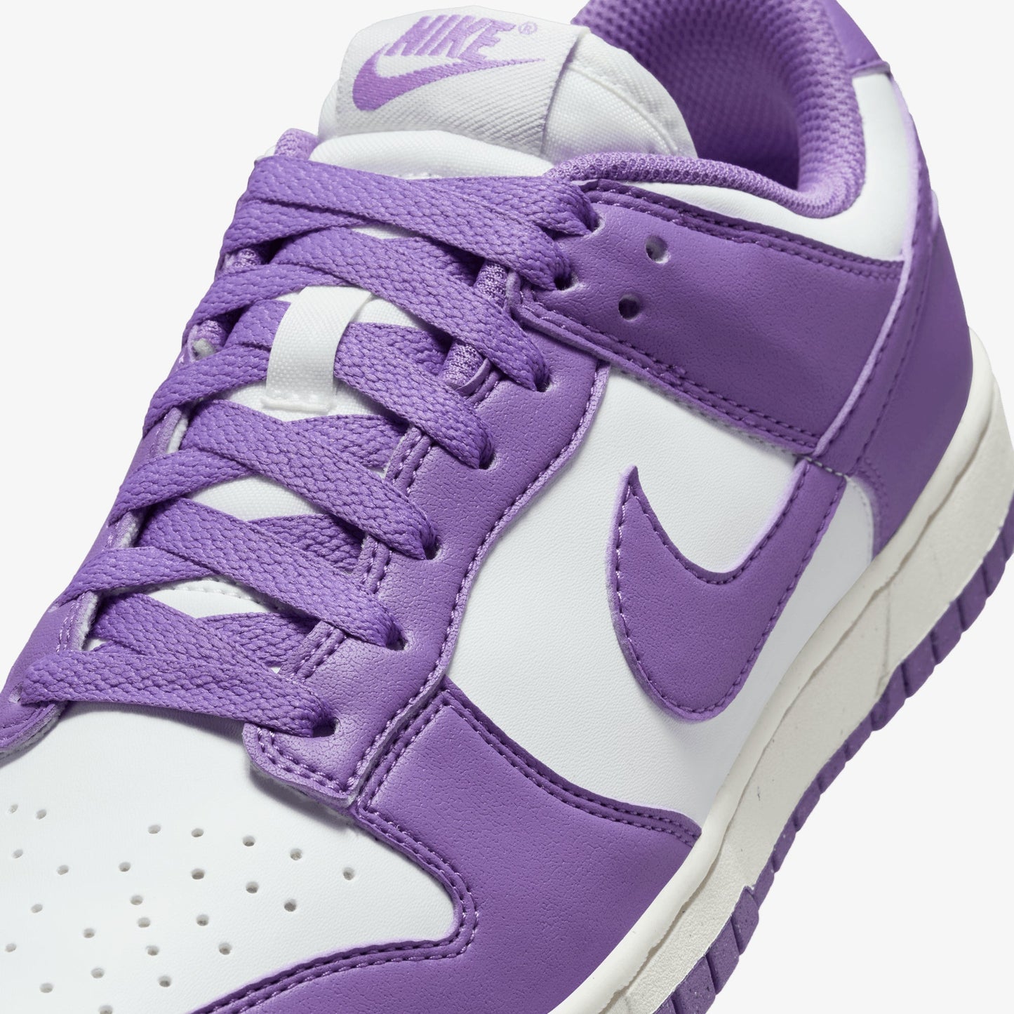 NIKE | DUNK LOW { SUMMIT WHITE/BLACK RASPBERRY