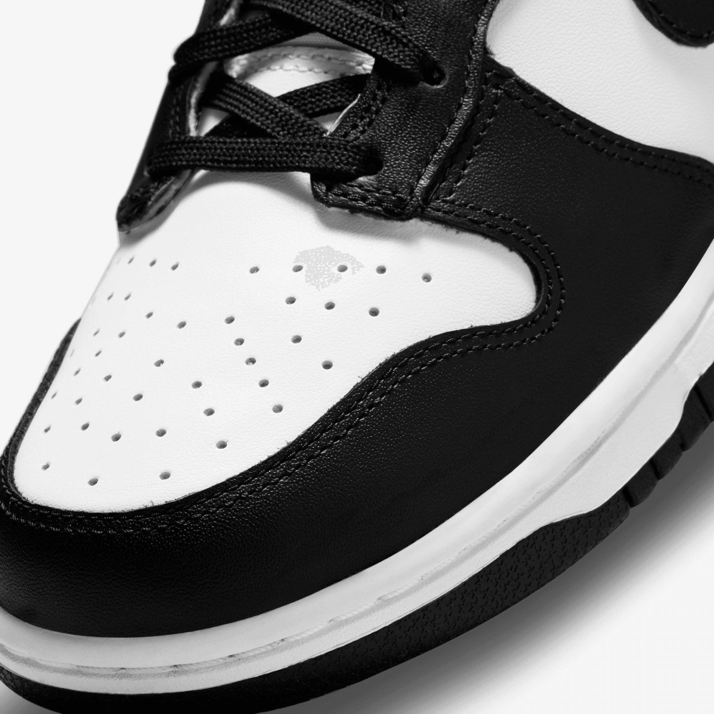 Nike | DUNK HIGH { BLACK/WHITE