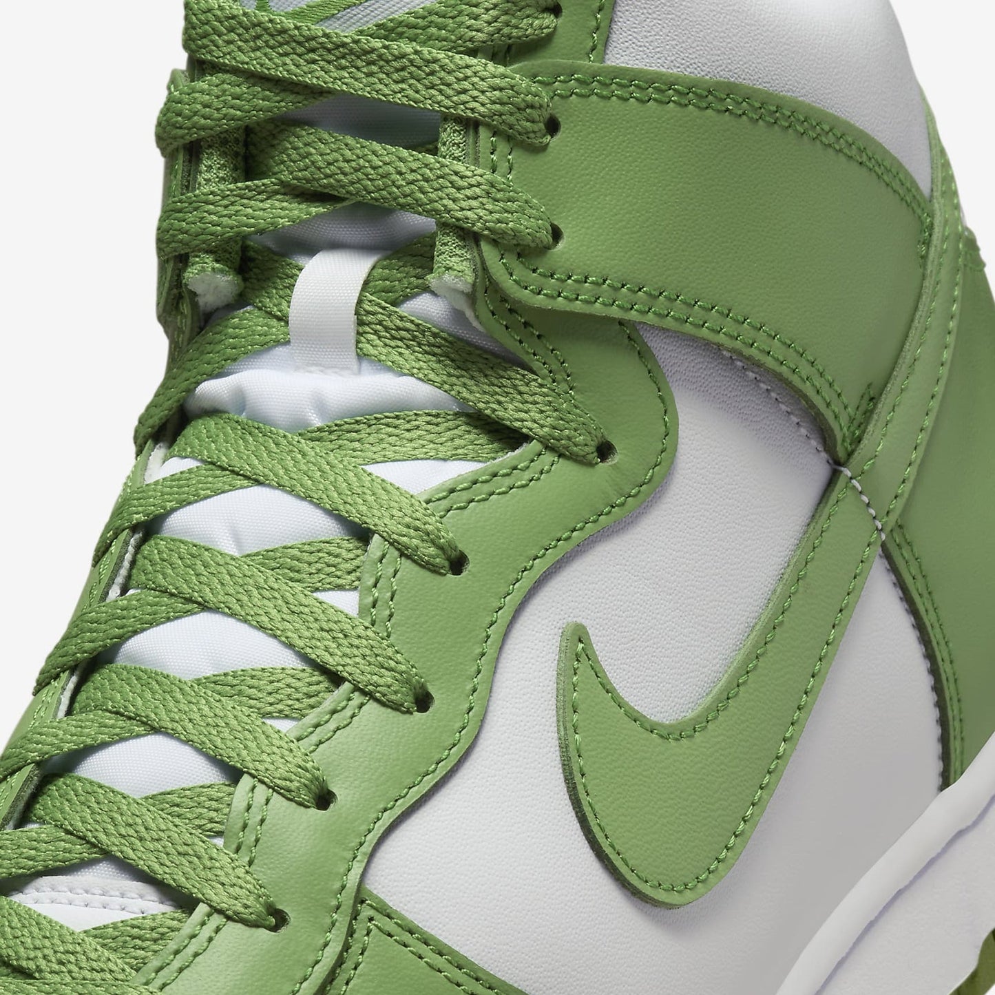 Nike | DUNK HIGH RETRO { WHITE/CHLOROPHYLL-WHITE