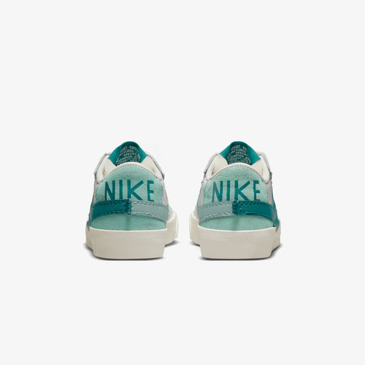 Nike | BLAZER LOW '77 JUMBO { SUMMIT WHITE/GEODE TEAL-SEA GLASS
