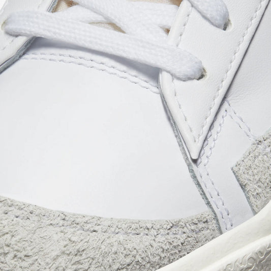 Nike | BLAZER LOW '77 VINTAGE { WHITE/BLACK