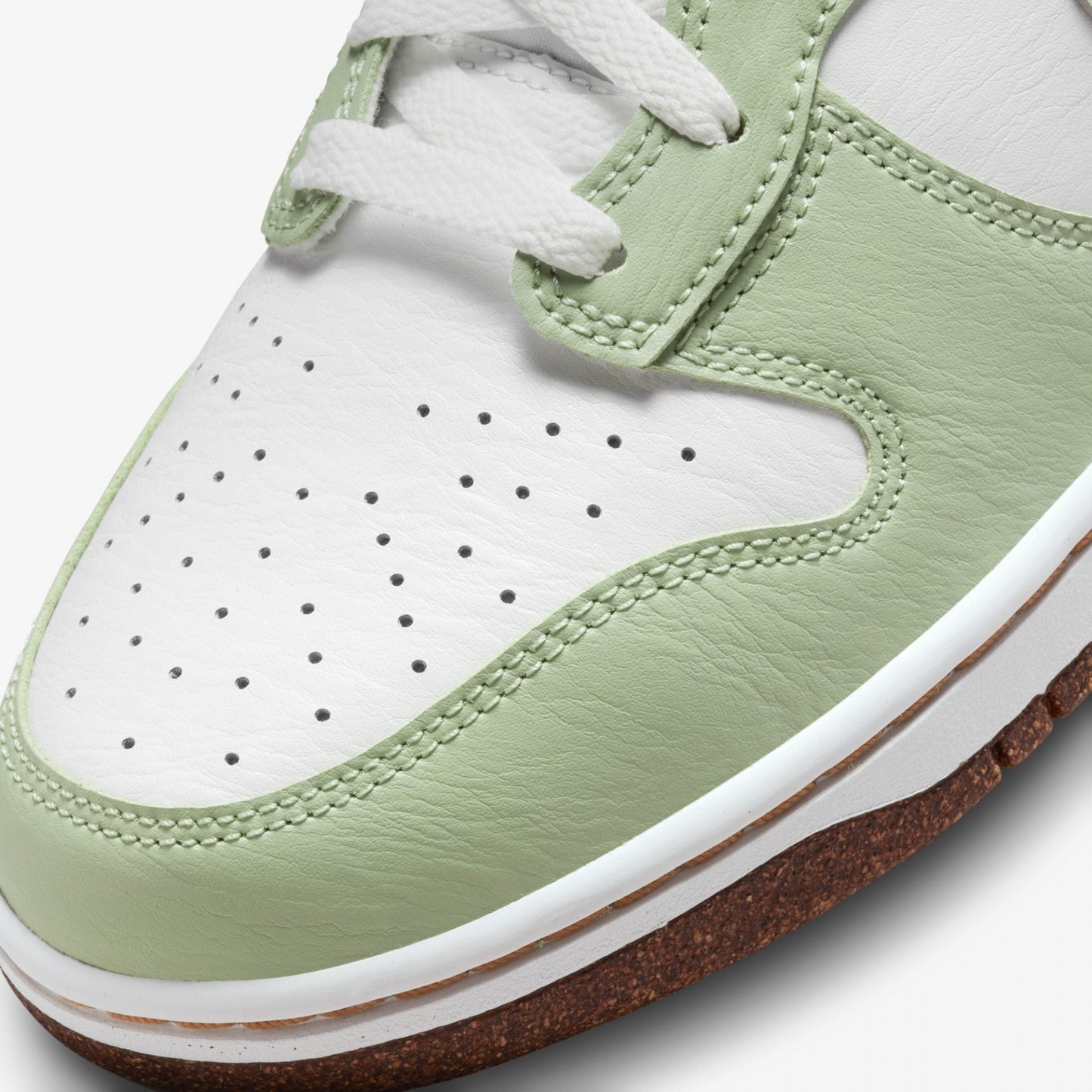 Nike | DUNK HIGH RETRO SE { GREEN