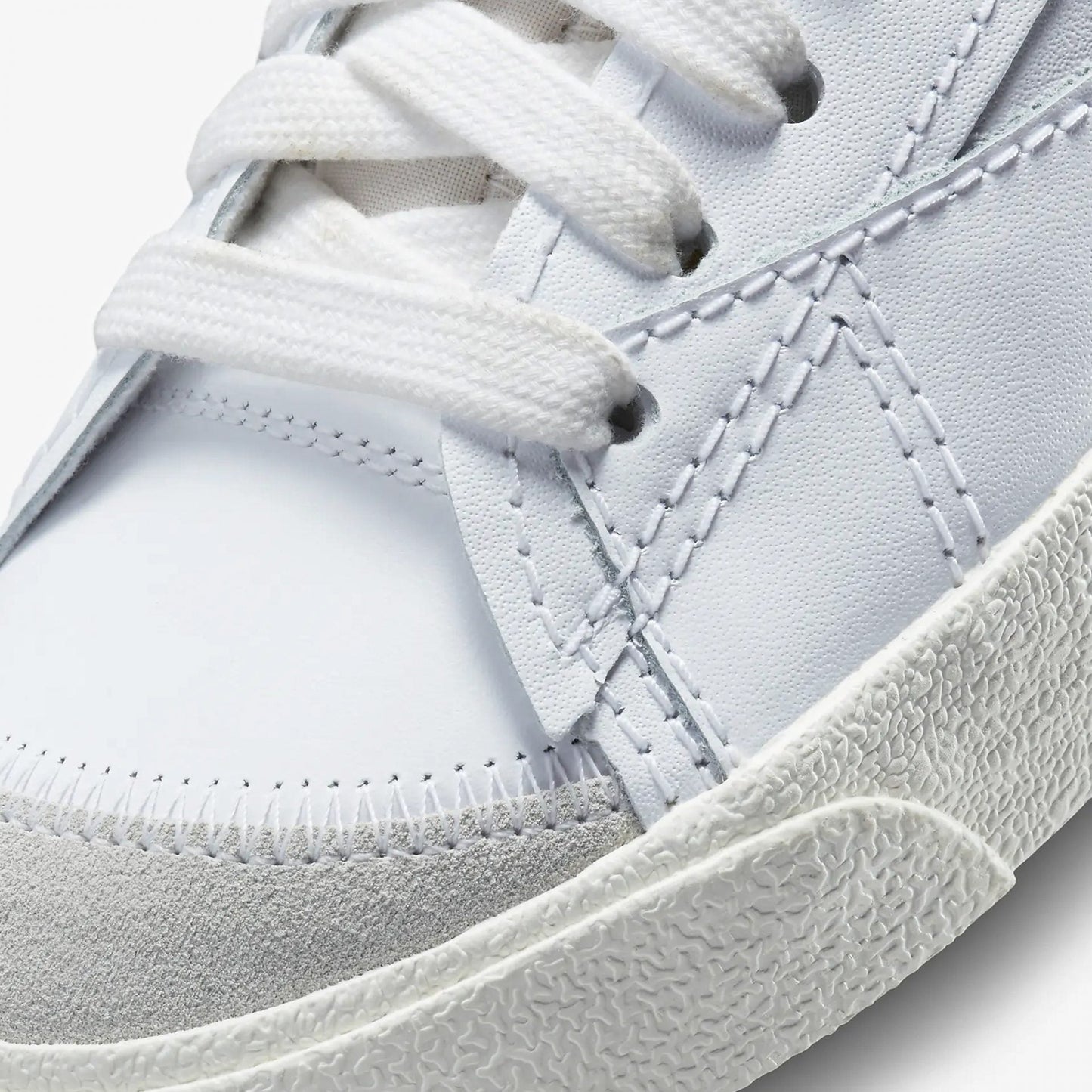 Nike | BLAZER LOW 77 JUMBO { LIGHT BONE / OLD ROYAL