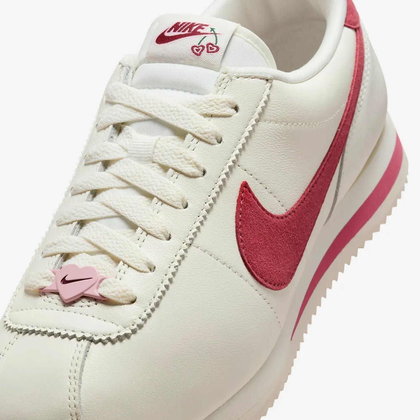 Nike | CORTEZ SE { SAIL/ADOBE-MED SOFT PINK-TEAM RED