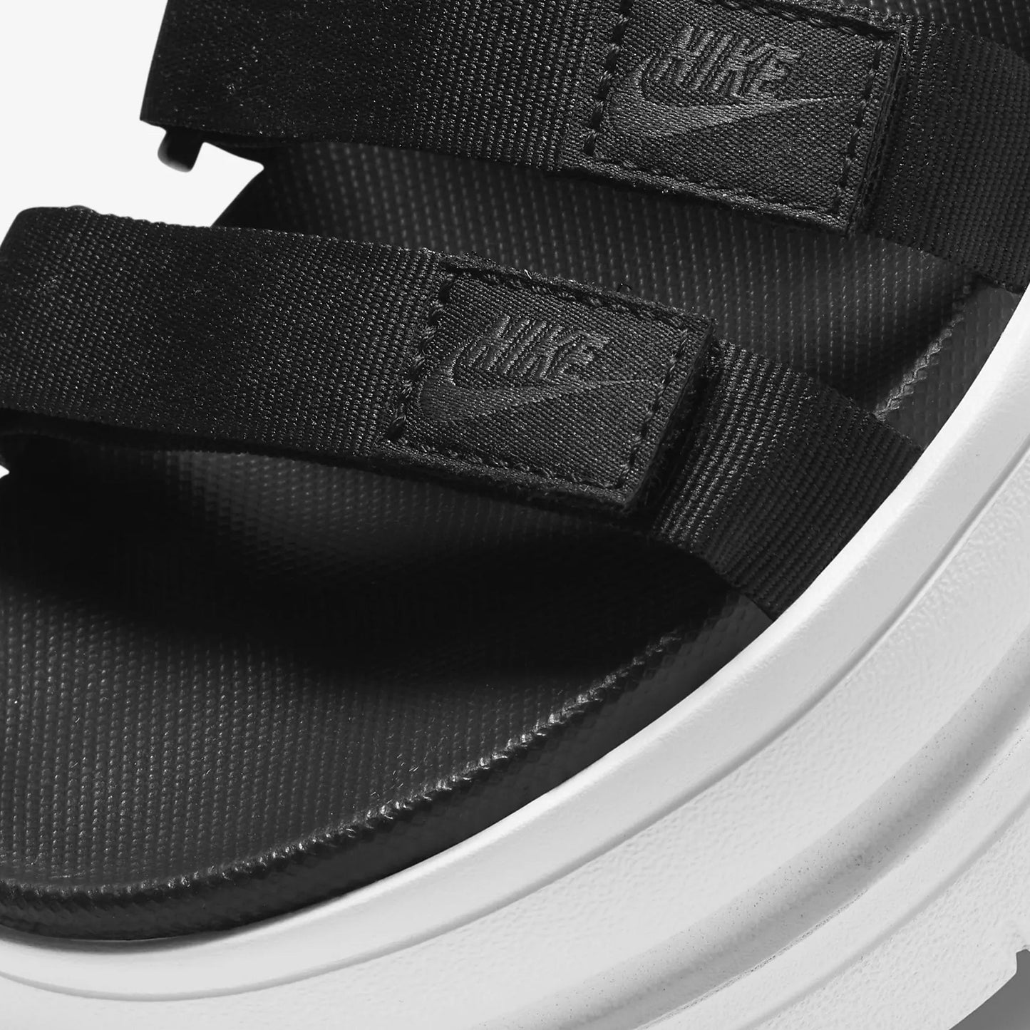 Nike | LCON CLASSIC { BLACK/WHITE