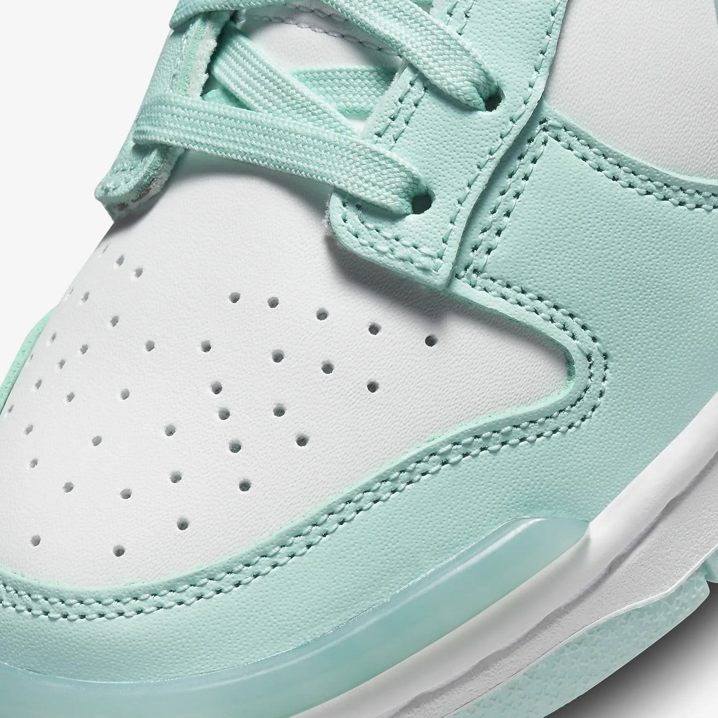 Nike | DUNK LOW TWIST { SUMMIT WHITE/JADE ICE
