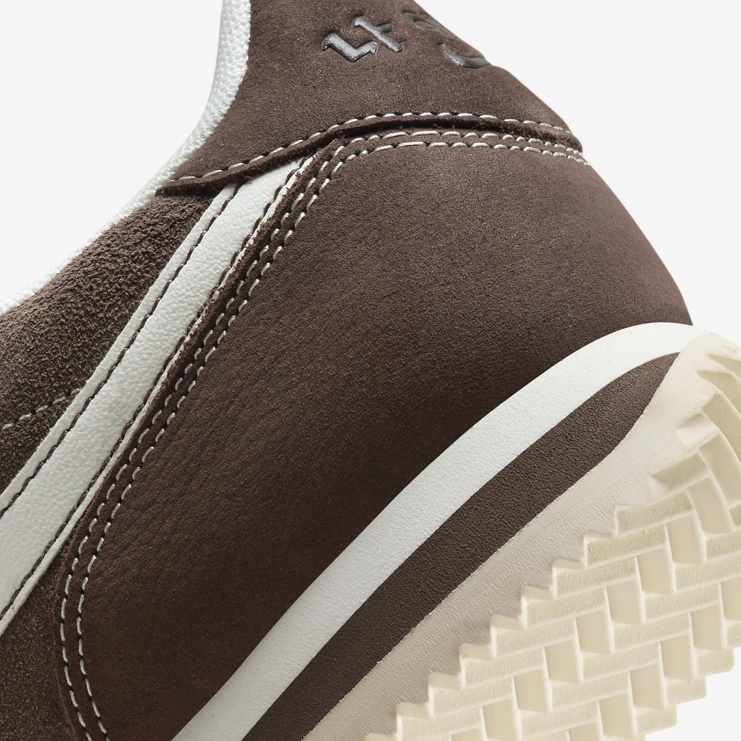 Nike | CORTEZ SE { BAROQUE BROWN/SAIL-COCONUT MILK