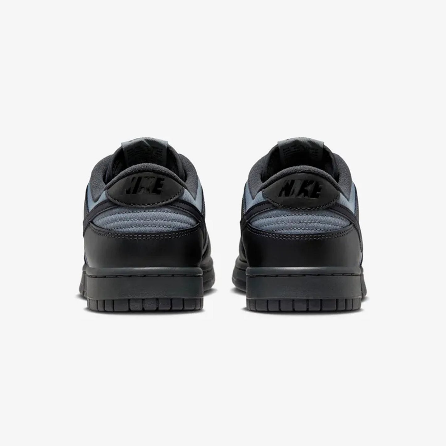 NIKE | DUNK LOW RETRO SE { OFF NOIR/BLACK-SMOKE GREY-ANTHRACITE