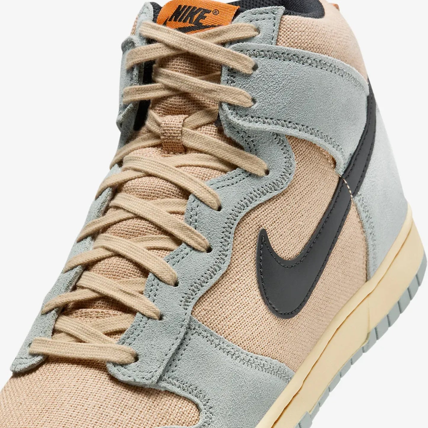 Nike | DUNK HIGH RETRO SE { GRAIN/BLACK-LIGHT PUMICE-PALE VANILLA