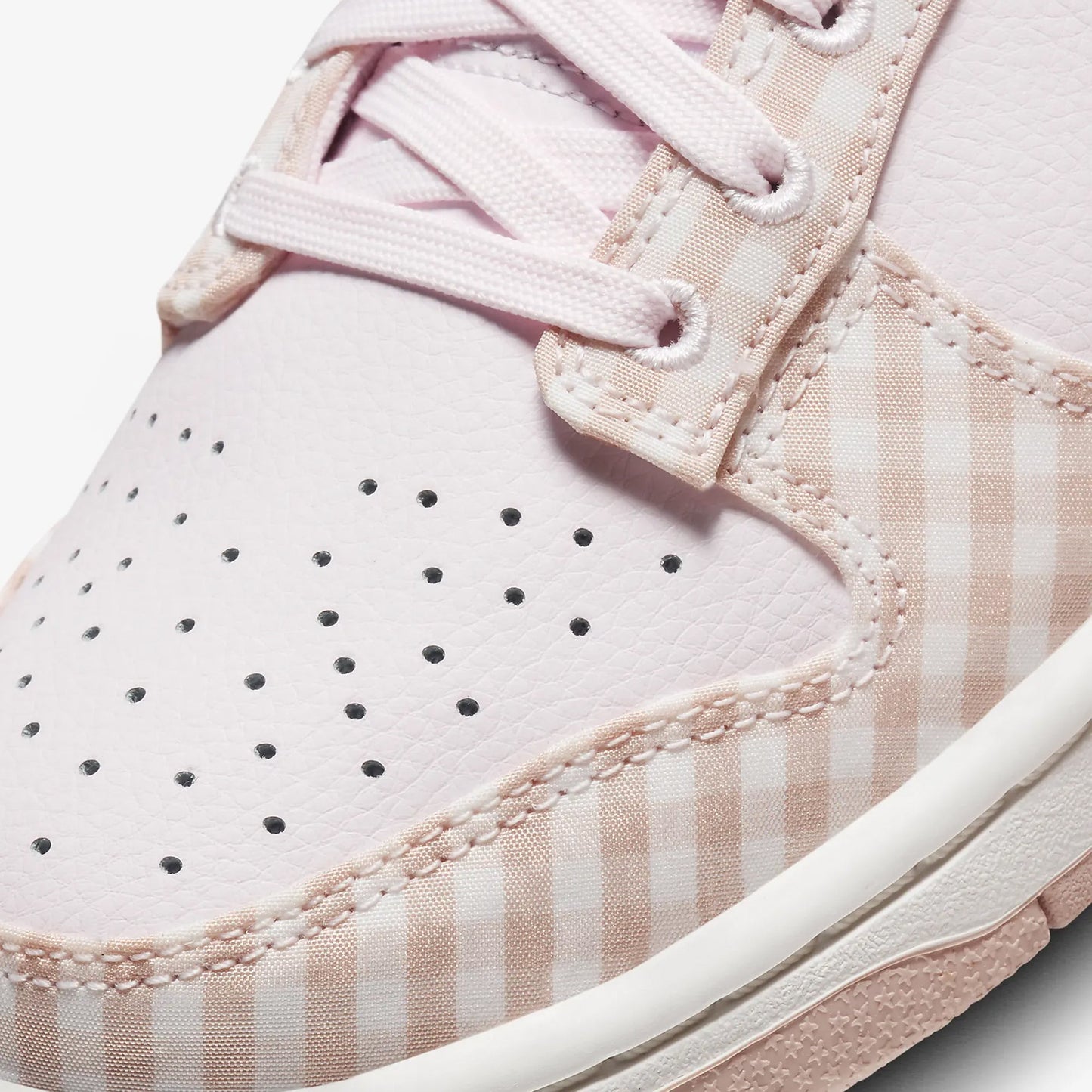 Nike | DUNK LOW { PEARL PINK/SUMMIT WHITE-PINK OXFORD