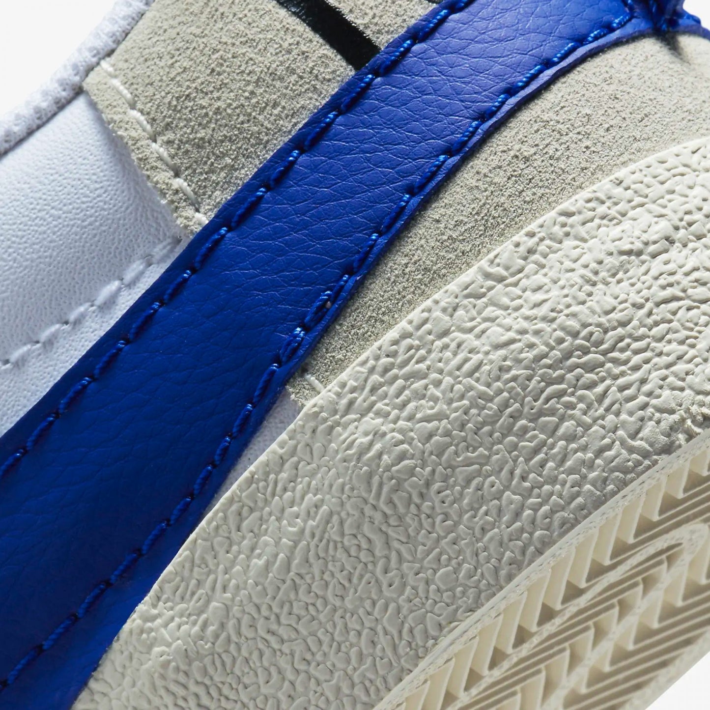 Nike | BLAZER LOW 77 JUMBO { LIGHT BONE / OLD ROYAL