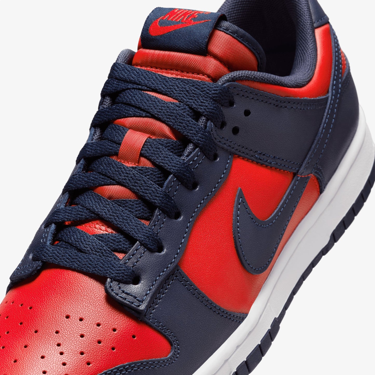 NIKE | DUNK LOW RETRO { UNIVERSITY RED/OBSIDIAN-WHITE