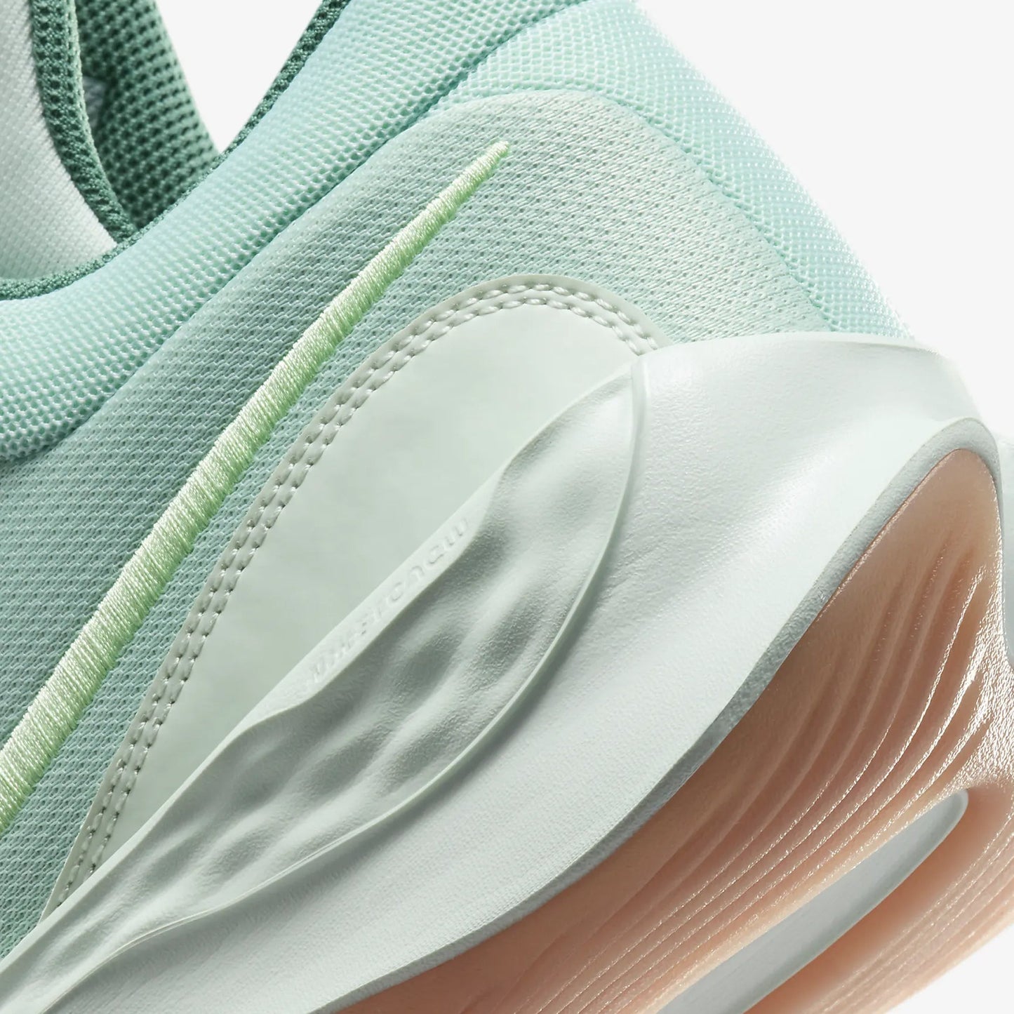 Nike | ELEVATE 3 { BARELY GREEN/VAPOR GREEN-JADE ICE