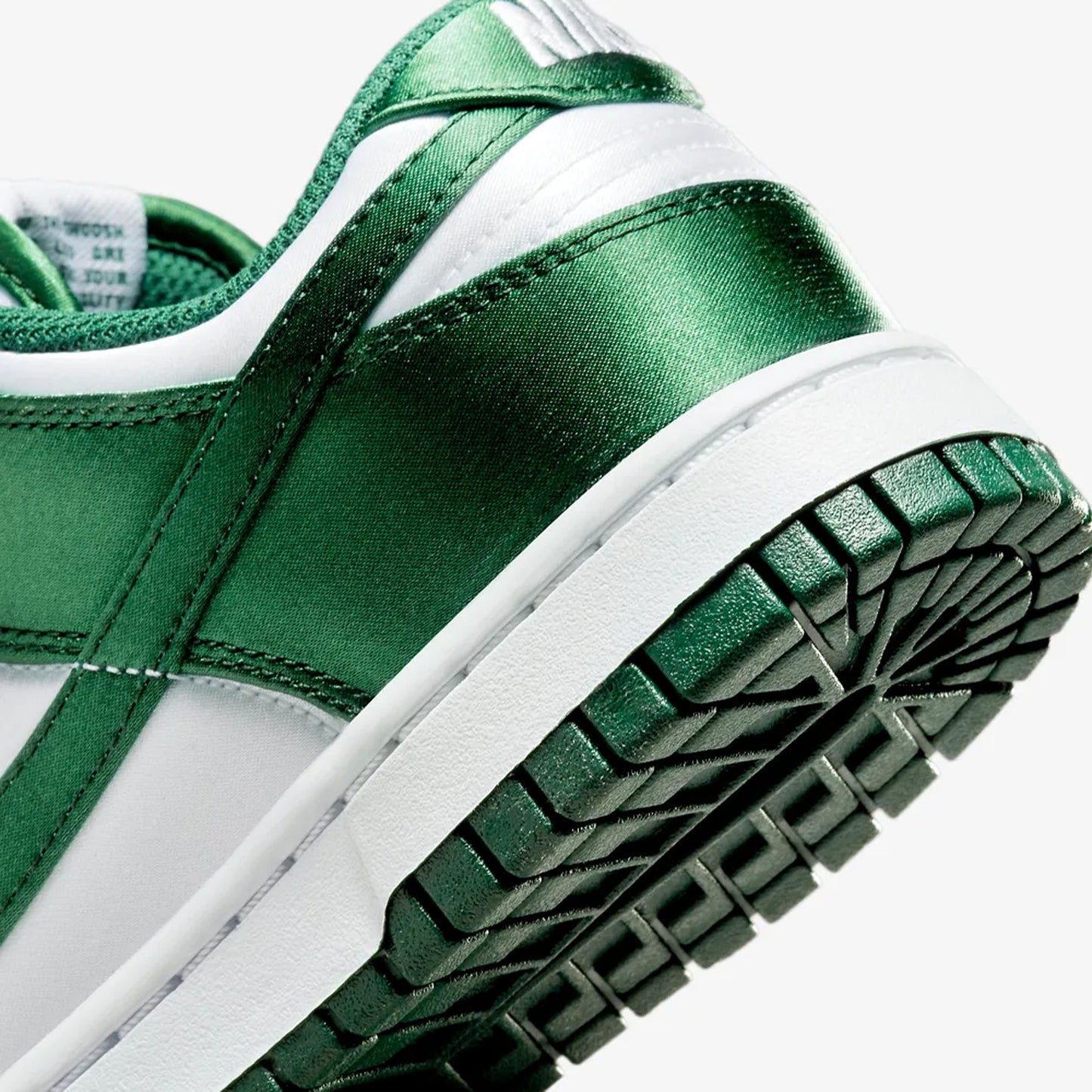 Nike | DUNK LOW { WHITE/TEAM GREEN
