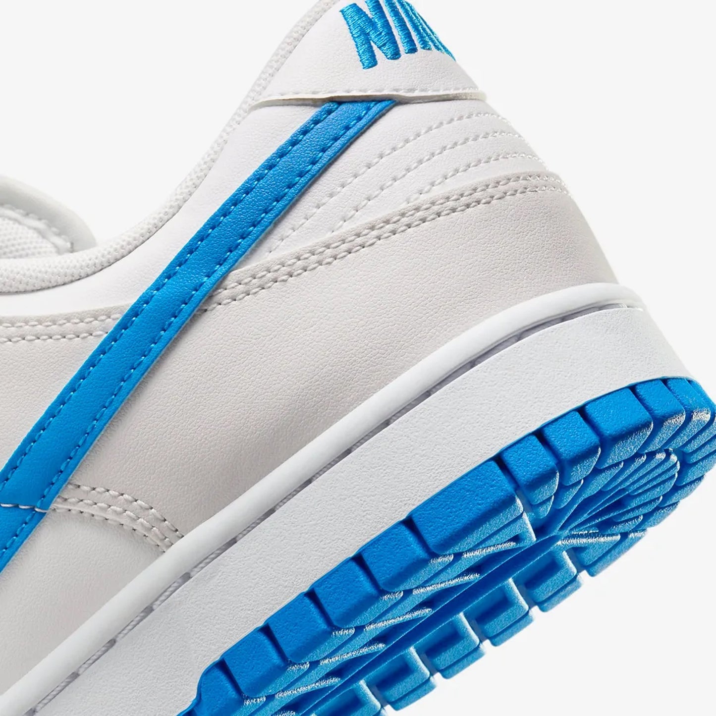 Nike | DUNK LOW RETRO { SUMMIT WHITE/PHOTO BLUE-PLATINUM TINT
