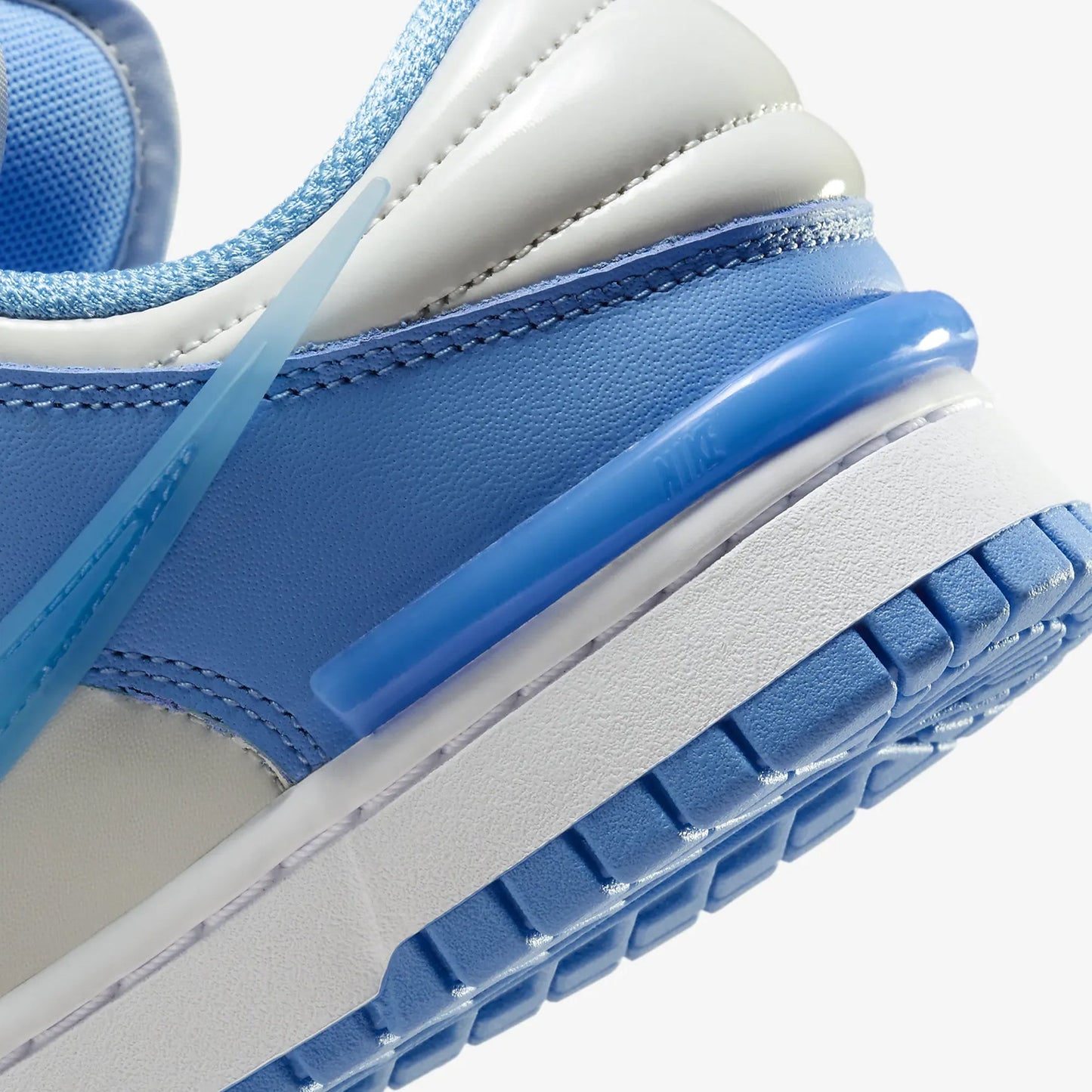Nike | DUNK LOW TWIST { PHOTON DUST/UNIVERSITY BLUE-WHITE