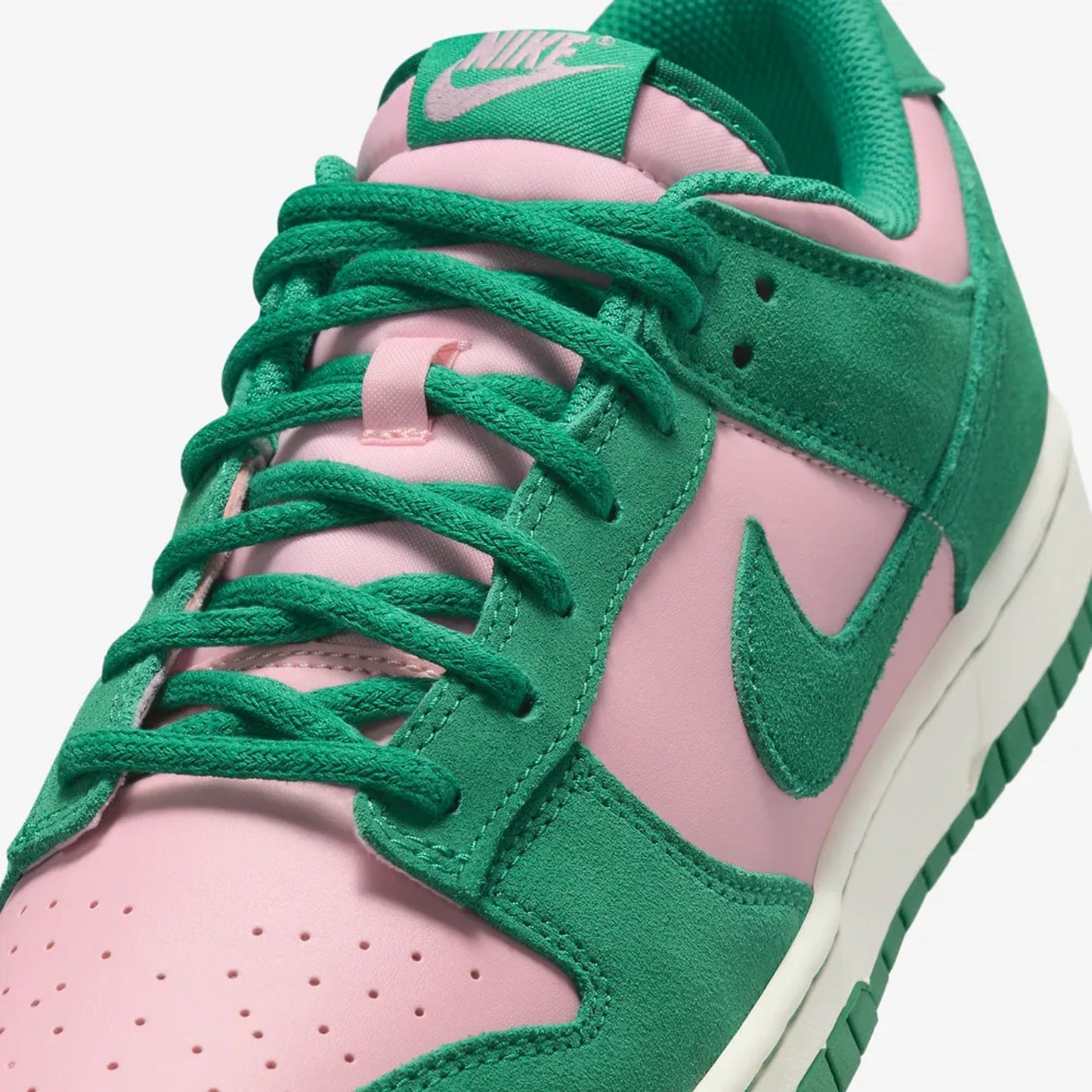 Nike | DUNK LOW RETRO SE { MED SOFT PINK/MALACHITE-SAIL