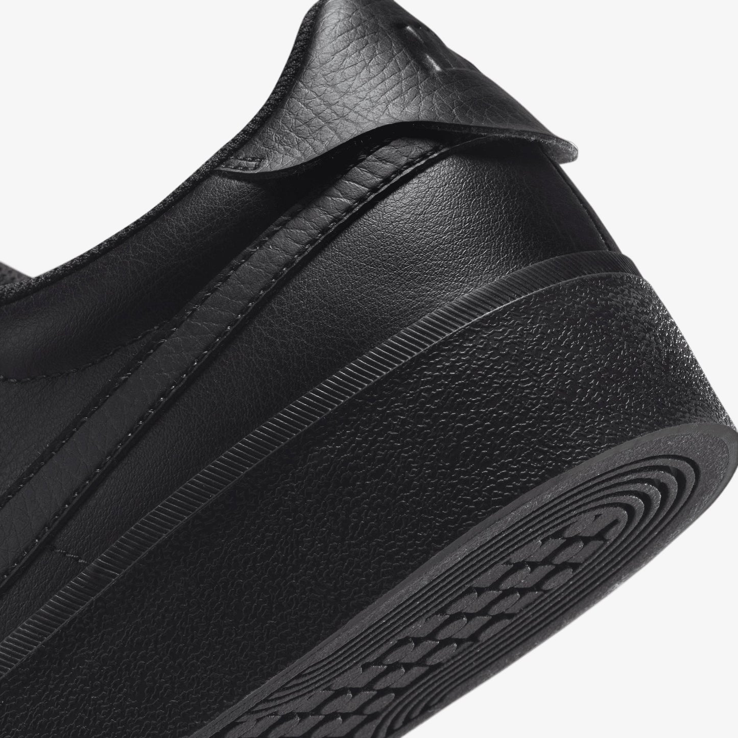 Nike | COURT SHOT { BLACK/BLACK