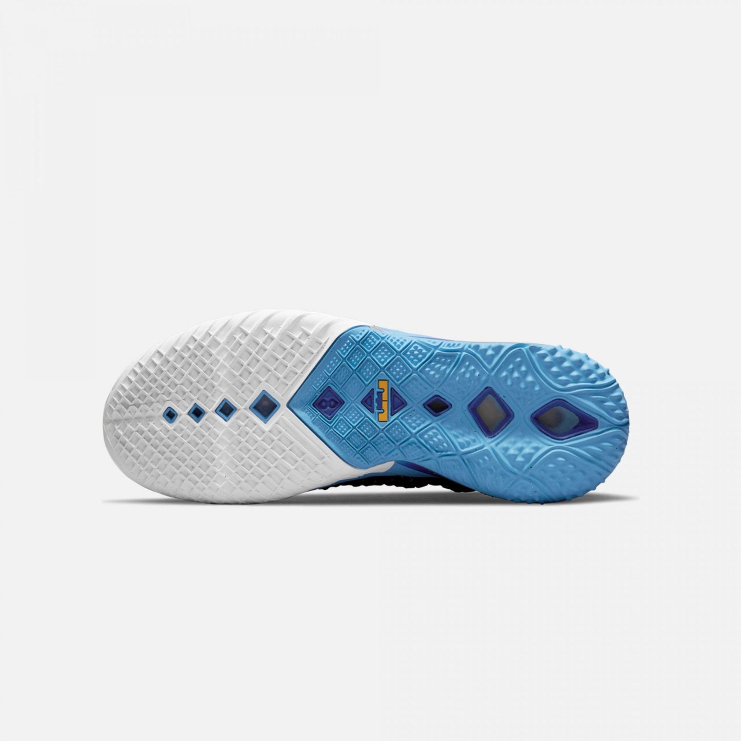 Nike | LEBRON 18 { DYNASTY