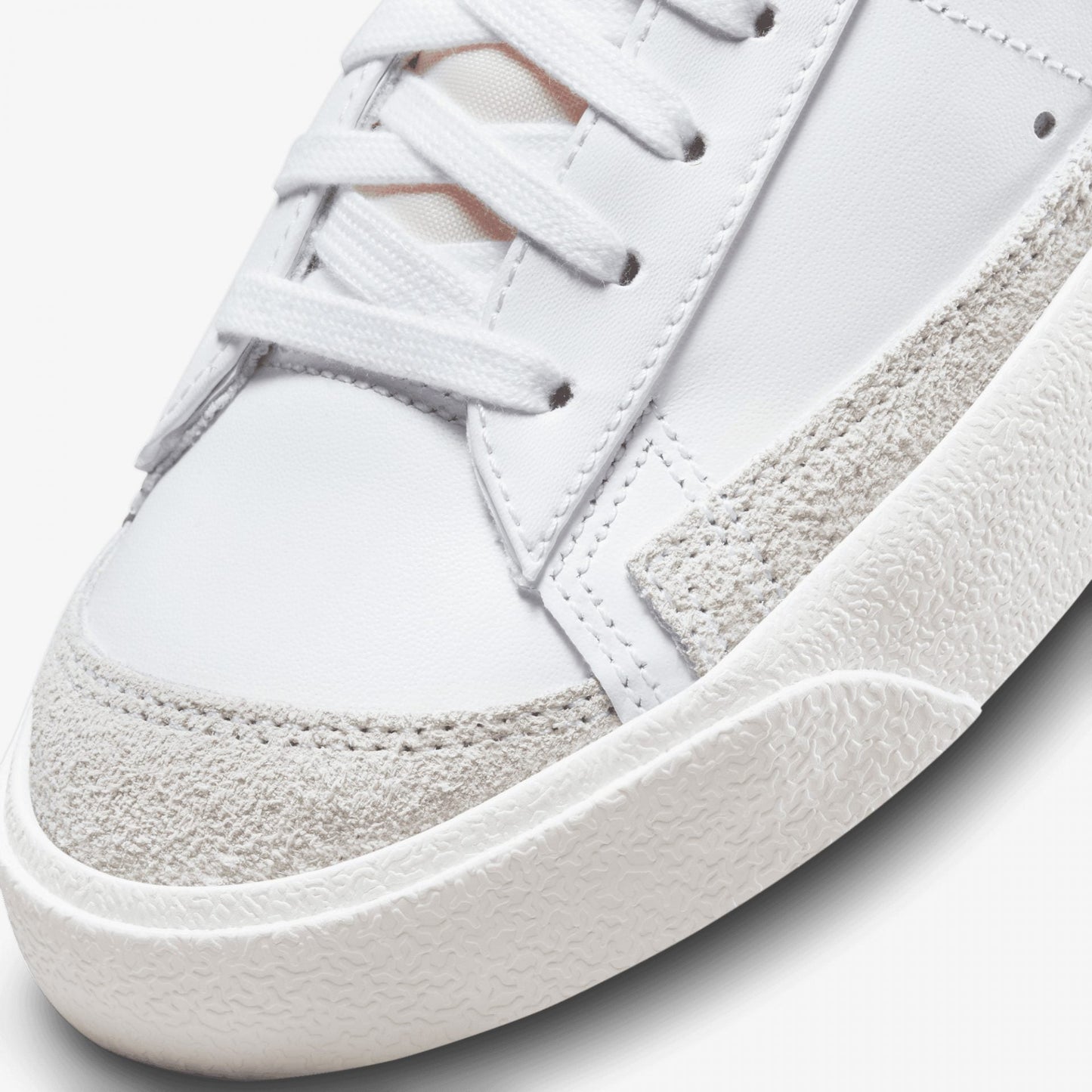 Nike | BLAZER LOW 77 { WHITE/GREEN