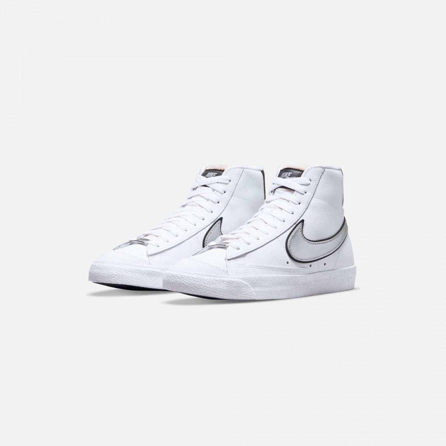 Nike | BLAZER MID'77 ESSENTIAL