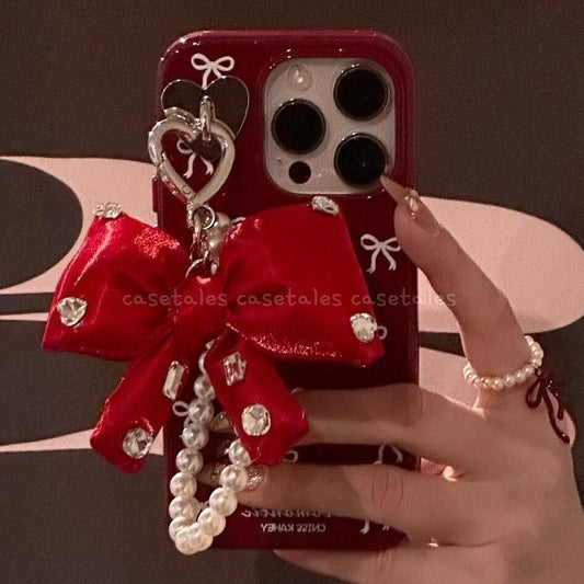 Elegant Knot Case with Delicate Charm