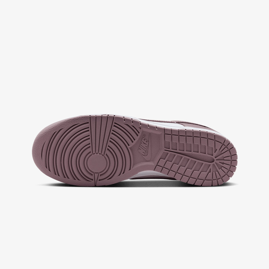 NIKE | DUNK LOW RETRO { WHITE/WHITE/TAUPE GREY