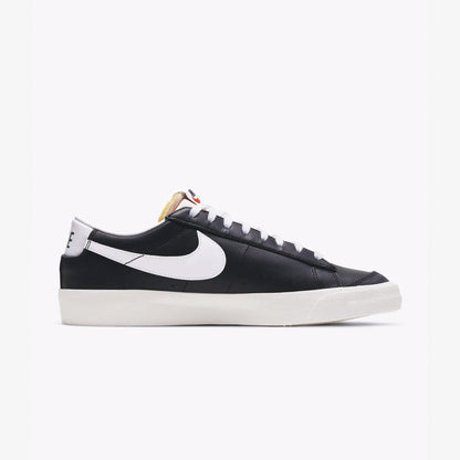 Nike | BLAZER LOW '77 VINTAGE { BLACK/WHITE